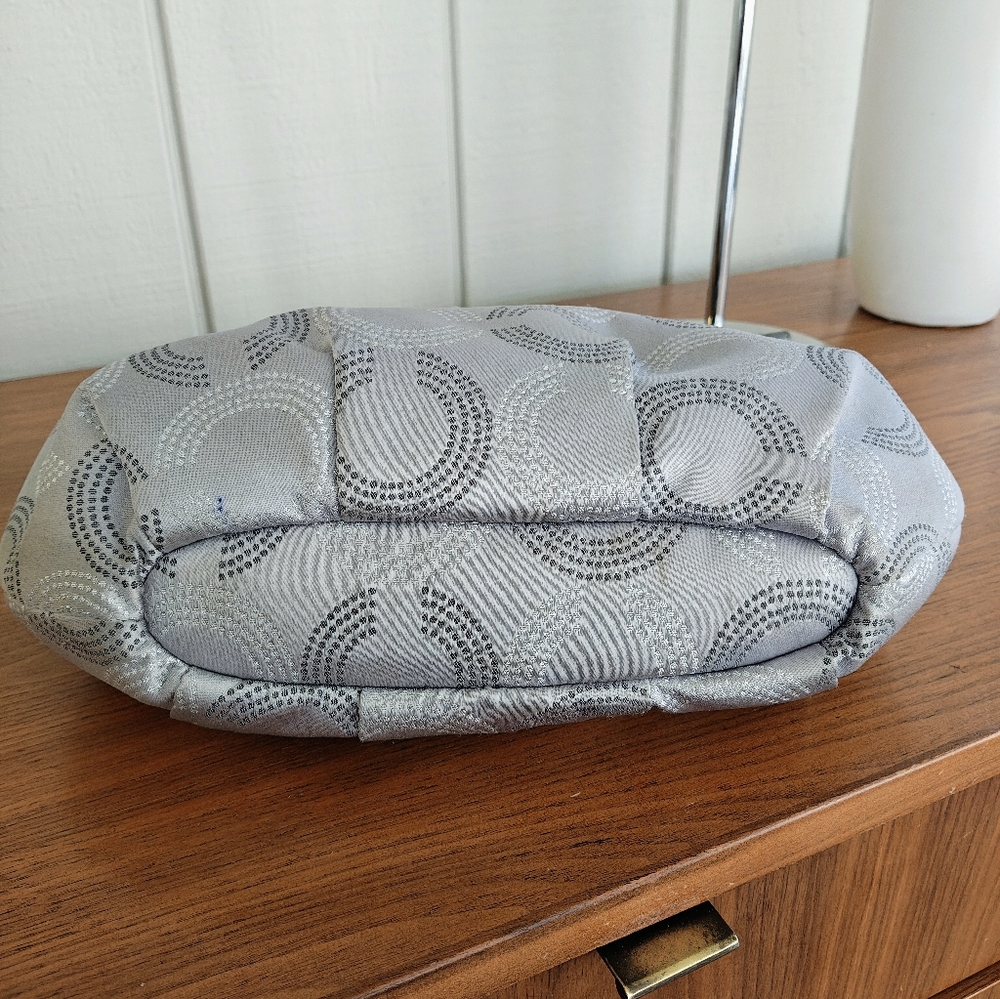 Beautiful Silver Coach bag - Picture 10 of 13